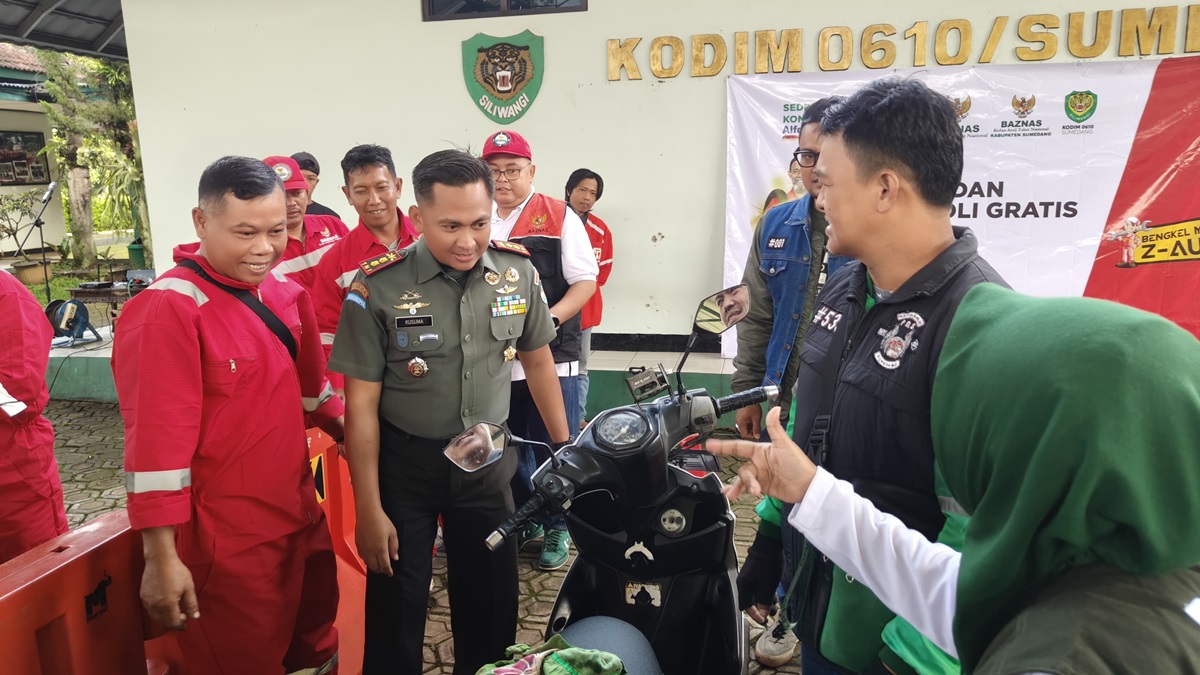 300 Ojol Dapat Ganti Oli Gratis, Kodim 0610–BAZNas Serahkan Rutilahu untuk Warga Sumedang